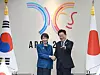Korean President Lee Jae Myung, right, and new Japanese Prime Minister Sanae Takaichi shake hands ahead of their first bilateral talks on the margins of the APEC gathering in Gyeongju, North Gyeongsang, on Oct. 30. [JOINT PRESS CORPS]